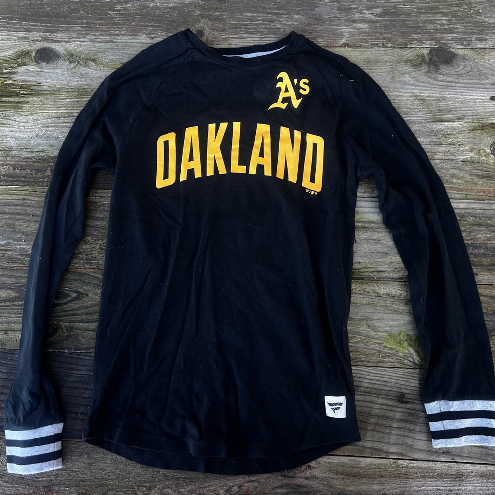 Oakland A's Ladies Small Black Long Sleeved Shirt